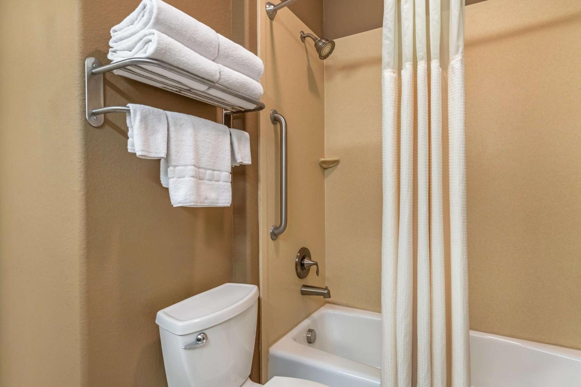 Best Western Plus Lytle Inn And Suites Exterior foto