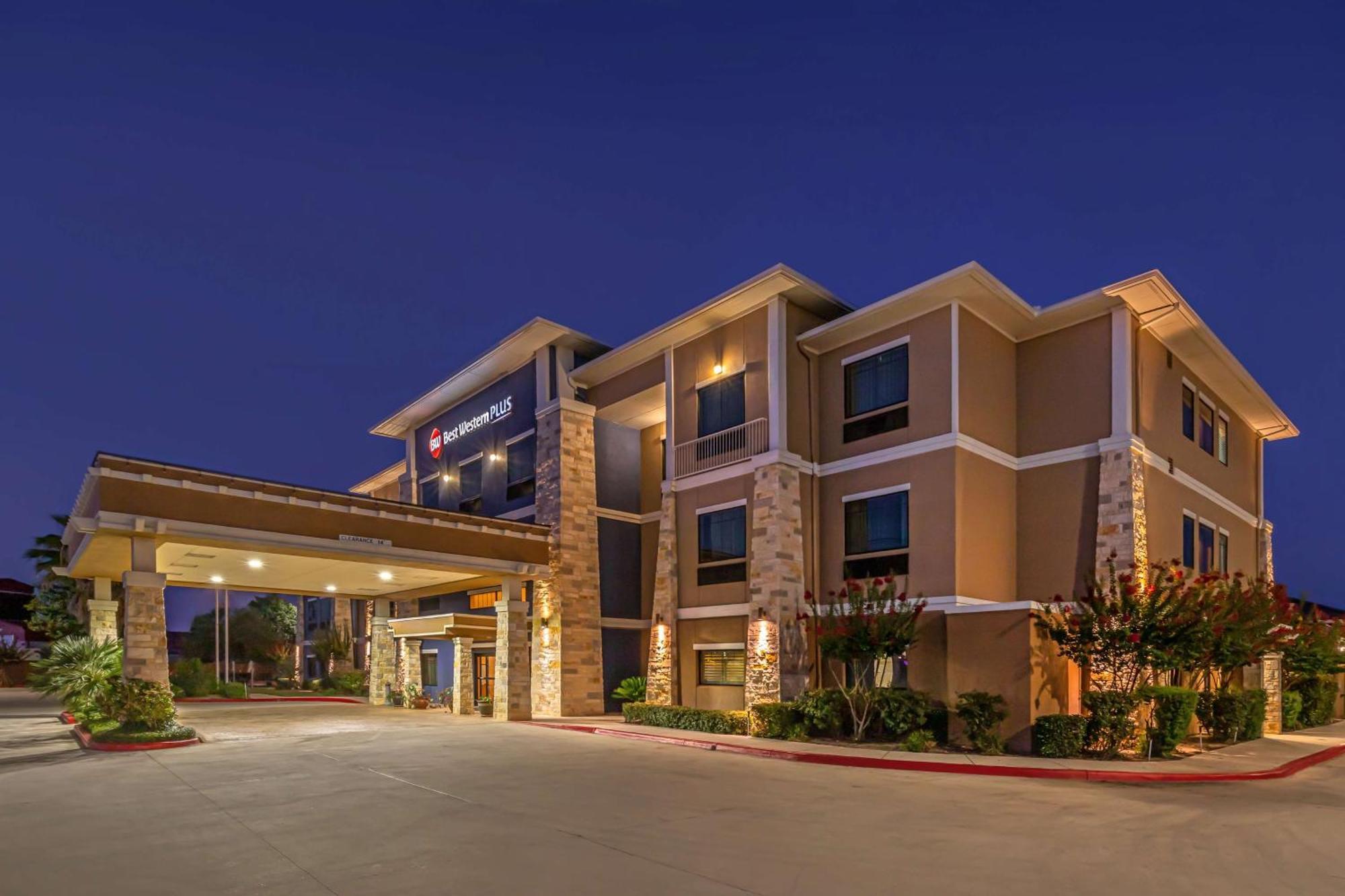 Best Western Plus Lytle Inn And Suites Exterior foto