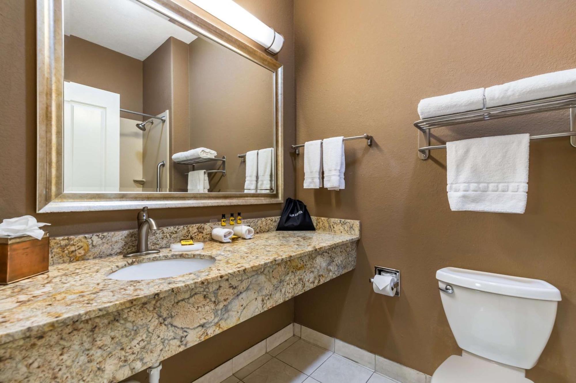 Best Western Plus Lytle Inn And Suites Exterior foto