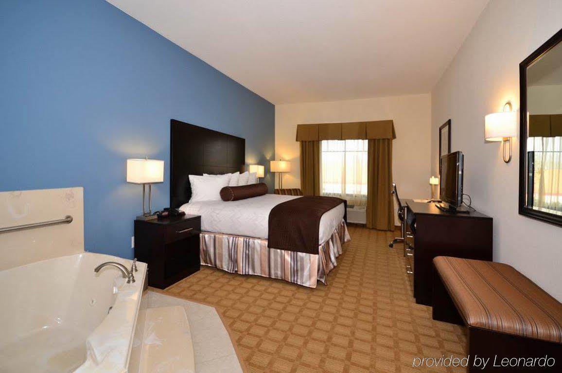 Best Western Plus Lytle Inn And Suites Exterior foto